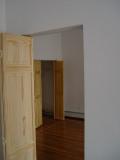 Side_room_looking_back_out.jpg